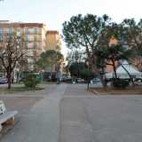 Qui infatti a pochi metri di distanza l�uno dall�altro sorgono tre storici rivenditori di alcolici attivi sin dagli anni 70 e 80. La loro presenza � cos� preponderante che la piazzetta � universalmente nota come quella �della Sprite�